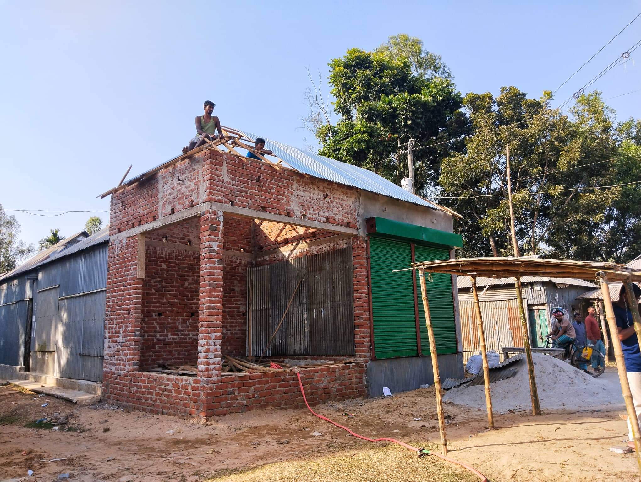 ঝিনাইগাতির বিষ্ণুপু‌রে সরকারী জায়গা বিক্রি,পাকা ভবন নির্মাণ 
